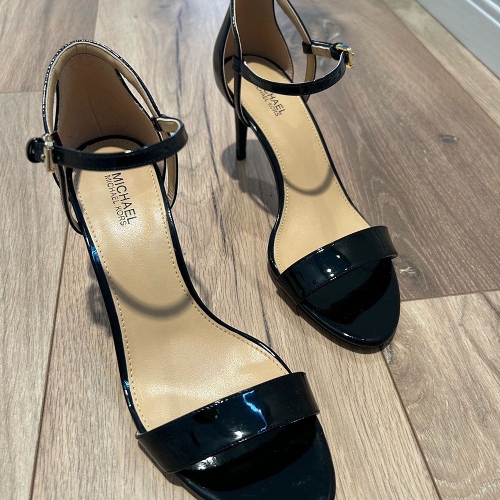 Michael Kors Simone Sandal